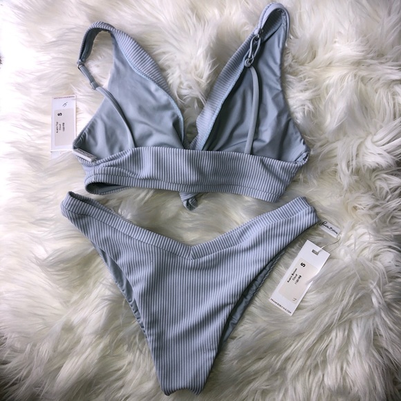 Frankie’s Bikinis Set - Picture 4 of 6